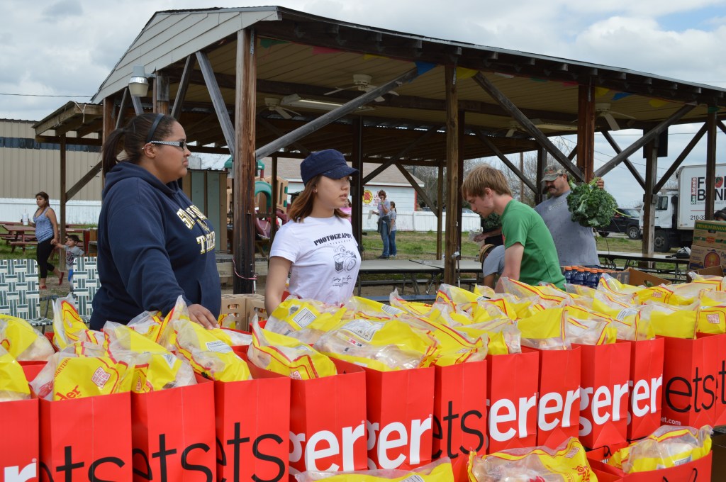 SMUUF Donate-the-Plate for June is the Redwood Community Center dba Centro Esperanza